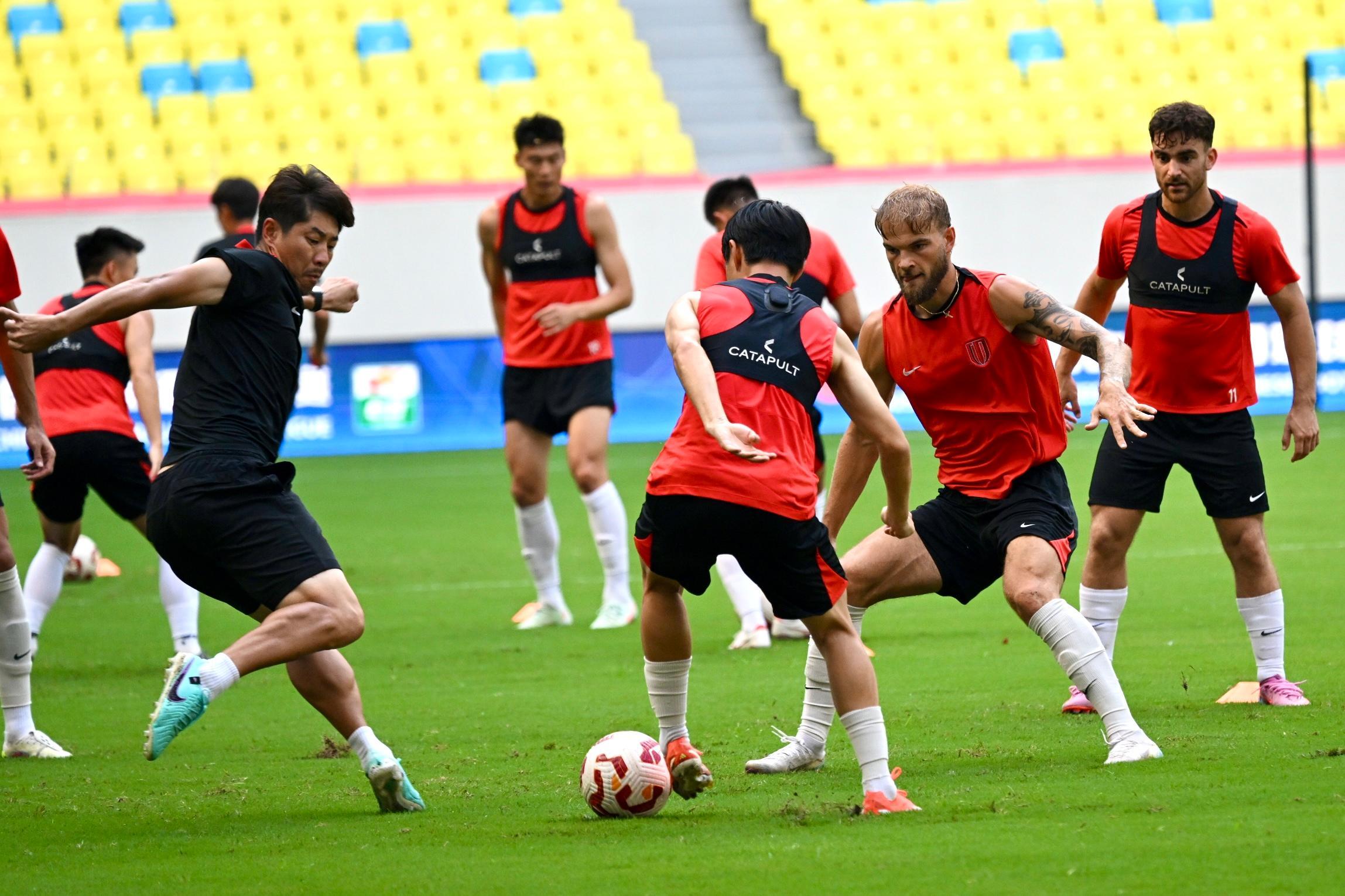 九游体育成都蓉城训练开放日;赛前刷新队史纪录引欢呼;英超在即;年轻球员得到机会的简单介绍